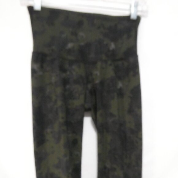 OLD NAVY - Active | xs - extra small | Green Camo - Camoflage Leggings - Picture 6 of 16
